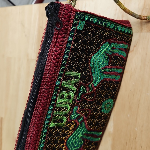 New Dubai Bag Wallet or Cosmetic Bag Sequins and Embroidery Stitching - Picture 4 of 4